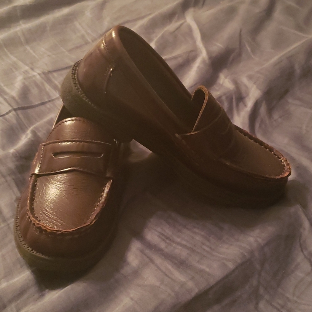 Kids brown leather hush puppies